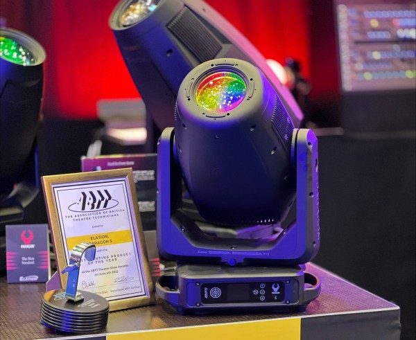 Elation-PARAGON-Wins-ABTT-Lighting-Product-of-the-Year-Award-2025_b-Kopie